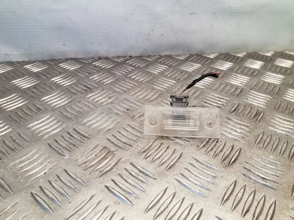 Number plate light 6Y0943021