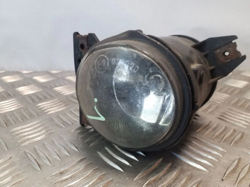 Priekšējais miglas lukturis 7M3941699A
