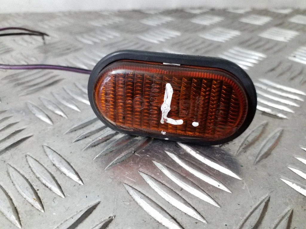 Front fender indicator light 7700847333
