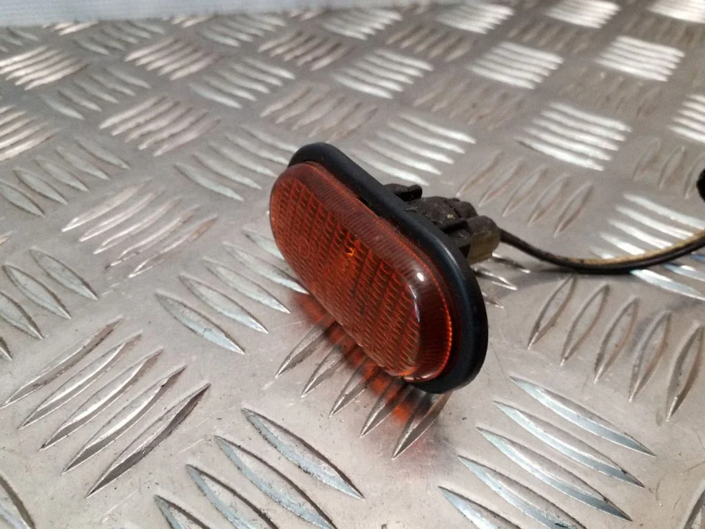 Front fender indicator light 7700847333