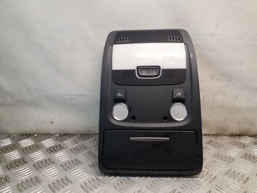 Front seat light – Audi Q5 SQ5 8R (2008-2017)