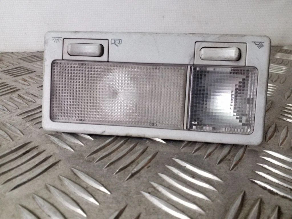Front seat light 7M0947105B