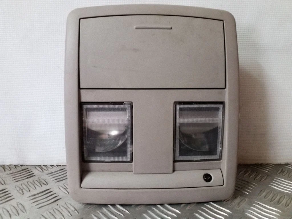 Front seat light 1112426