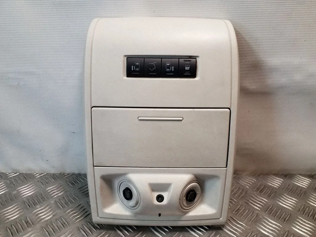Esiistmete valgustustuli L0097600AD01DW1