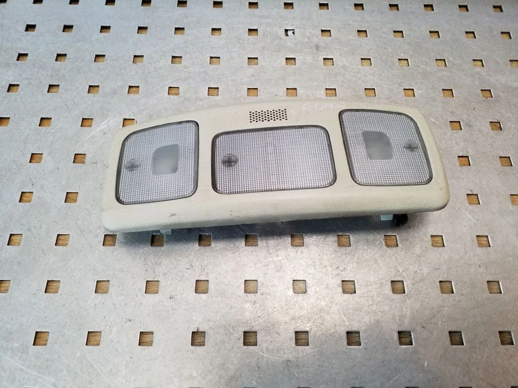 Esiistmete valgustustuli – Fiat Croma (2006-2016)