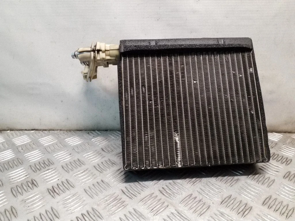 Kliimaseadme radiaator (salongis)