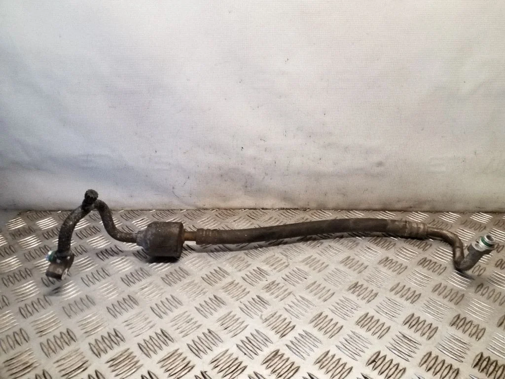 Air conditioning (A/C) pipe/hose