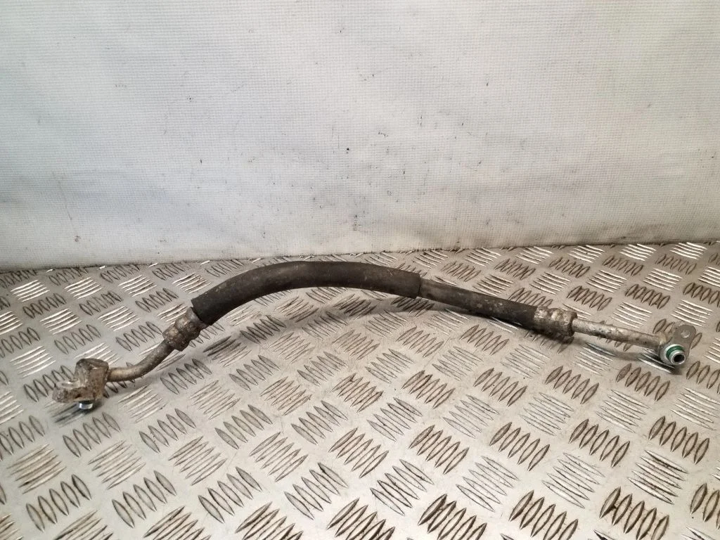 Air conditioning (A/C) pipe/hose