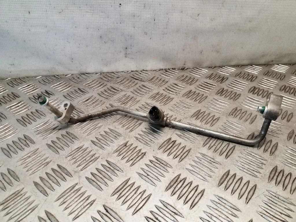 Air conditioning (A/C) pipe/hose