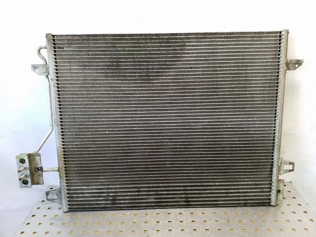 Kliimaseadme jahutusradiaator (kondensaator)