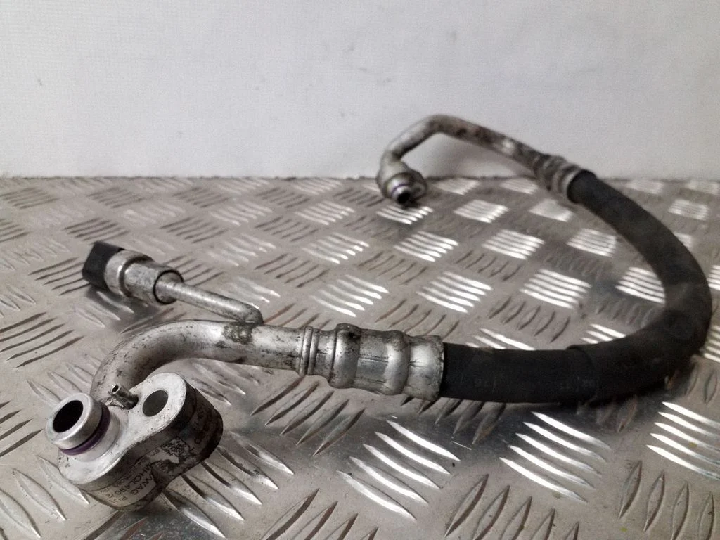Air conditioning (A/C) pipe/hose