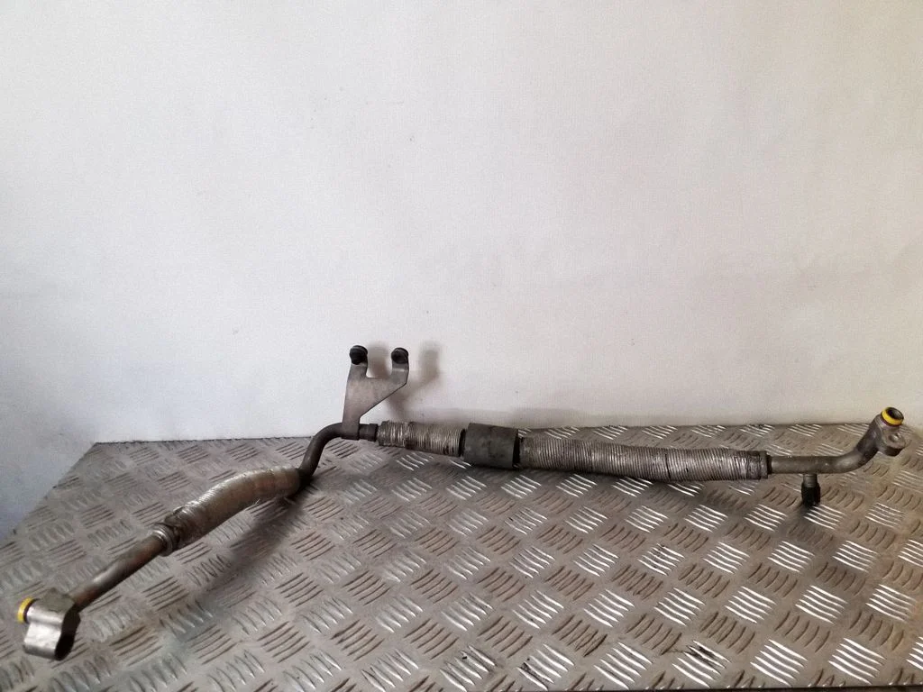 Air conditioning (A/C) pipe/hose