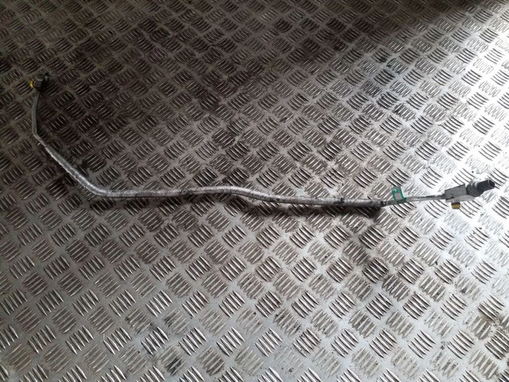 Air conditioning (A/C) pipe/hose