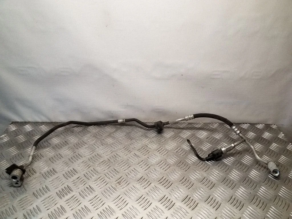 Przewody klimatyzacji 7L0820741D