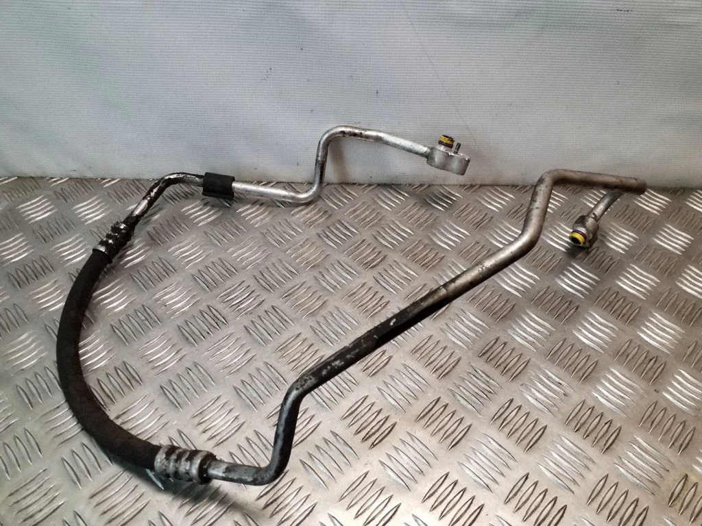 Air conditioning (A/C) pipe/hose 9223320