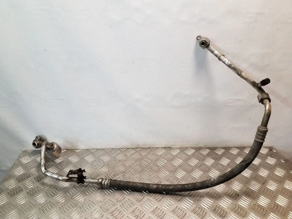 Air conditioning (A/C) pipe/hose