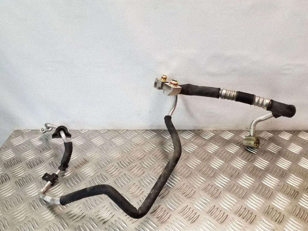 Air conditioning (A/C) pipe/hose