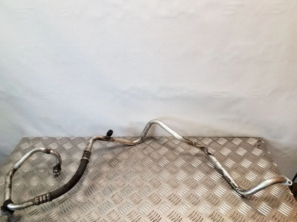 Air conditioning (A/C) pipe/hose