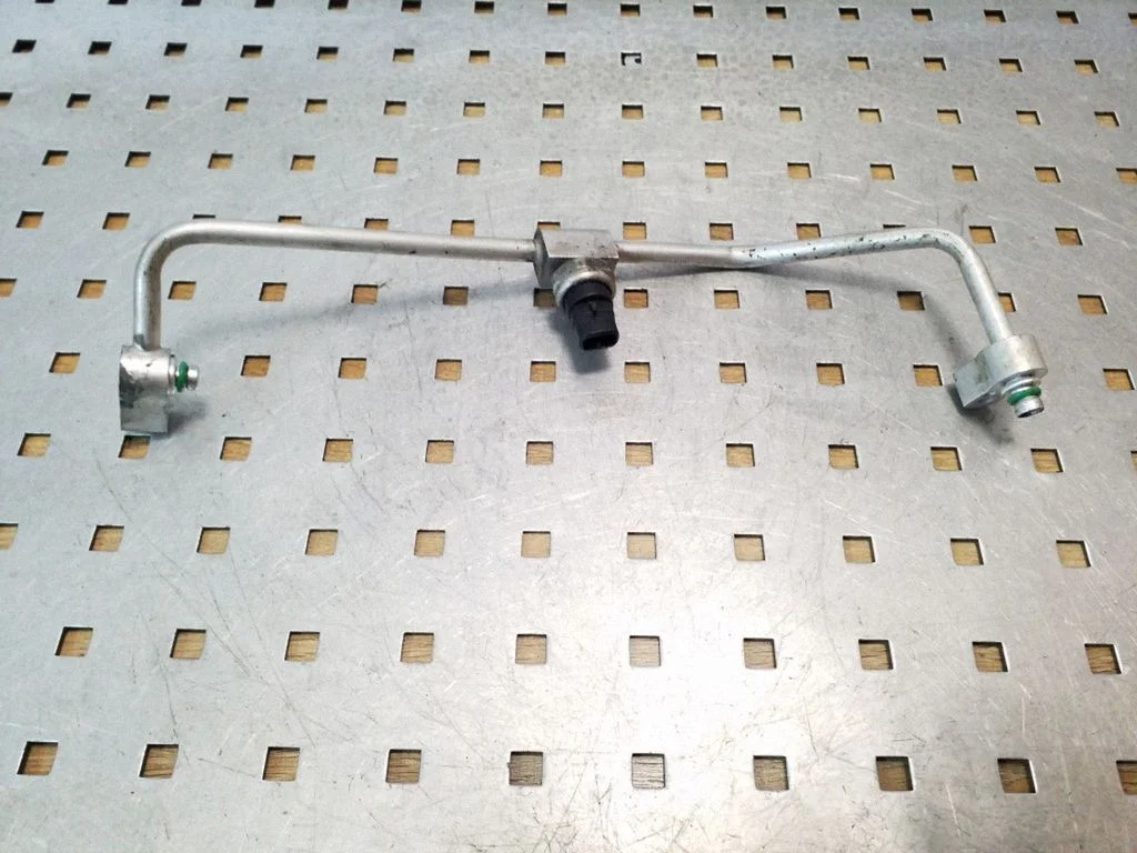 Air conditioning (A/C) pipe/hose