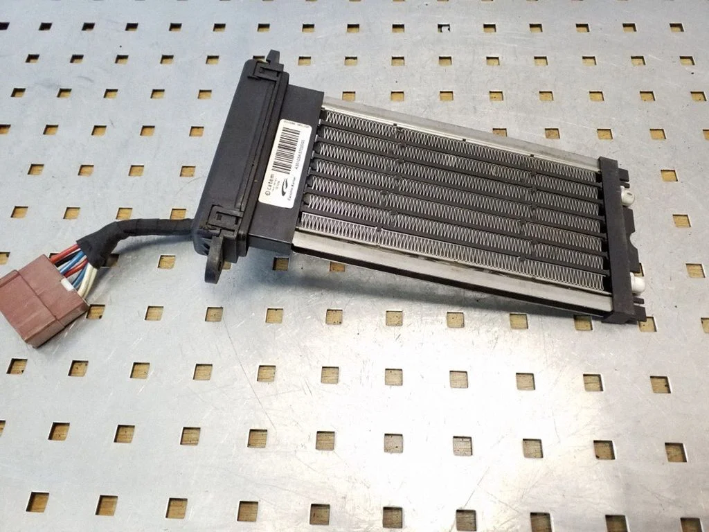 Elektriline salongi küttekeha radiaator A30105A