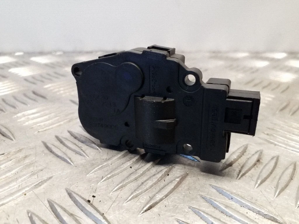Gaisa aizvara motoriņš/aktuators K9749006