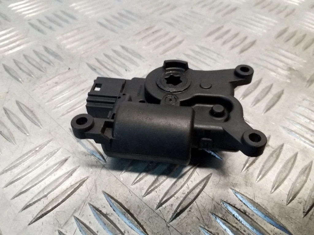 Air flap motor/actuator – Skoda Octavia Mk3 (5E) (2013-2019)