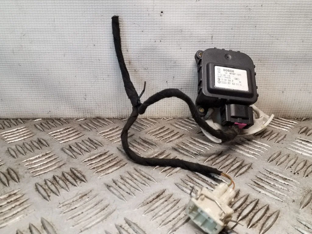 Gaisa aizvara motoriņš/aktuators 8D1820511E