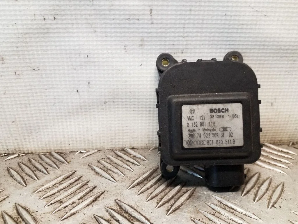 Gaisa aizvara motoriņš/aktuators 8D1820511B