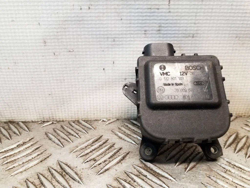 Gaisa aizvara motoriņš/aktuators 8D1820511B