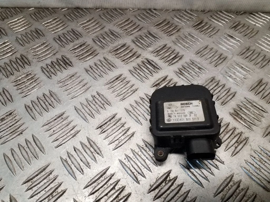 Gaisa aizvara motoriņš/aktuators 8D1820511B