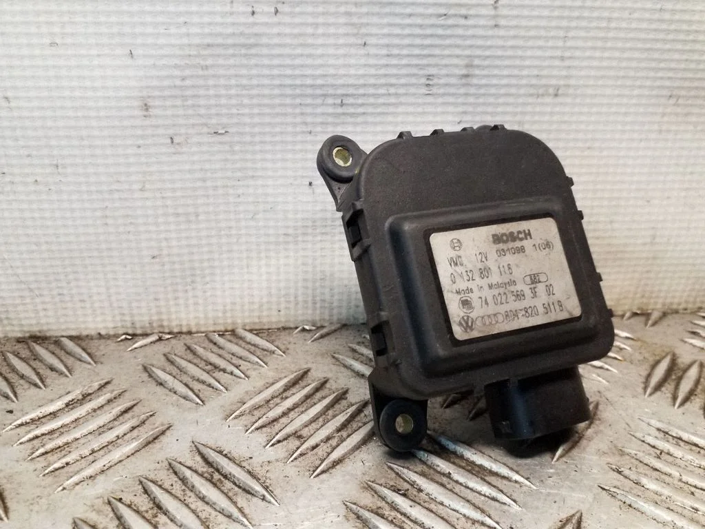 Gaisa aizvara motoriņš/aktuators 8D1820511B