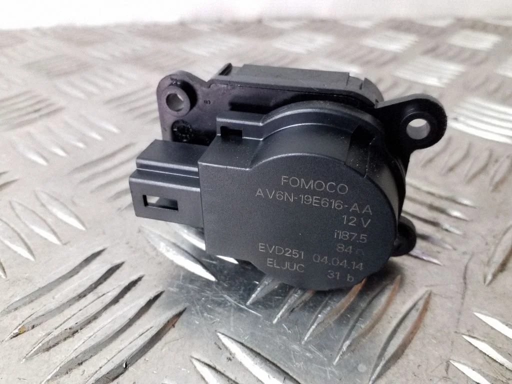Air flap motor/actuator AV6N19E616AA