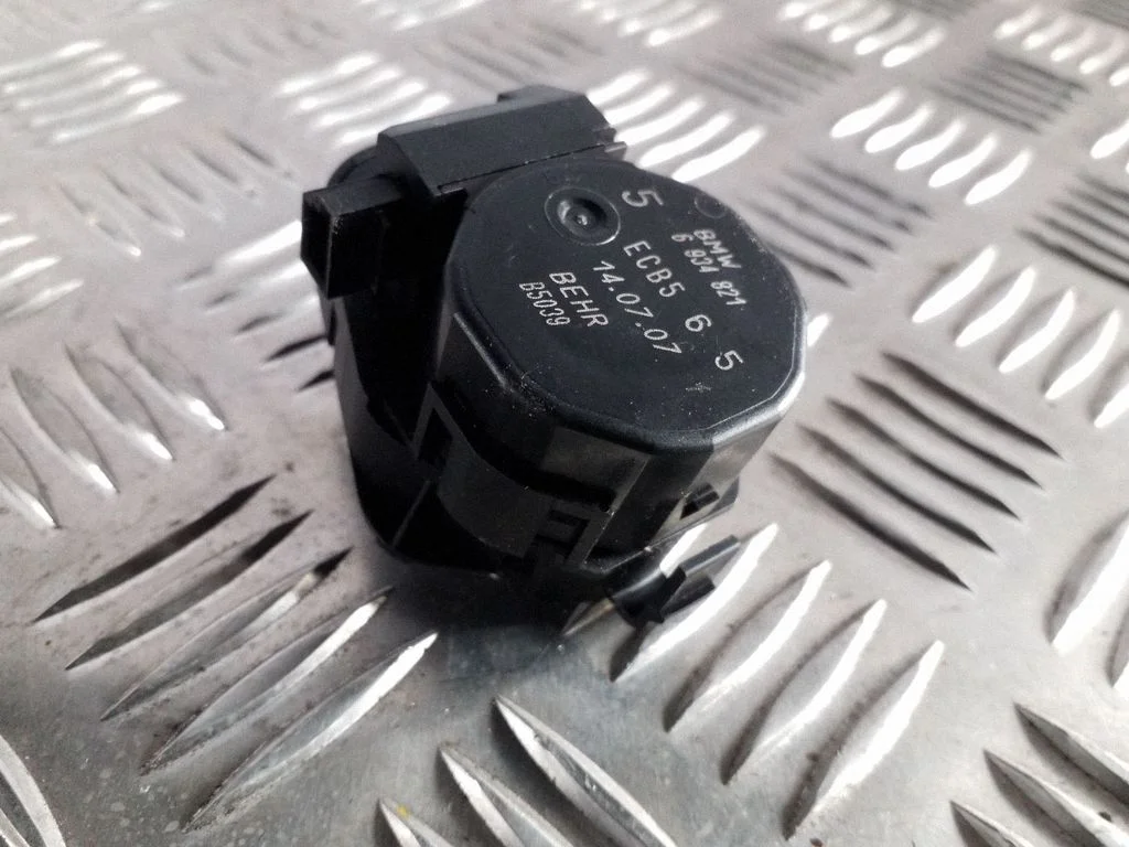 Air flap motor/actuator 6934821