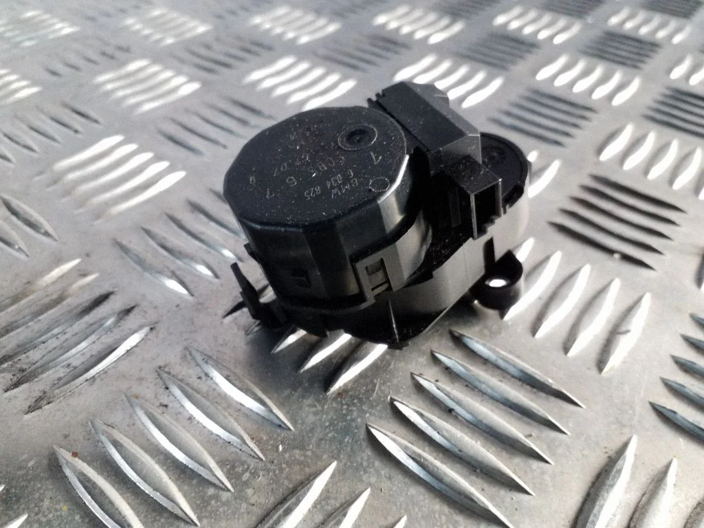 Air flap motor/actuator 6934825