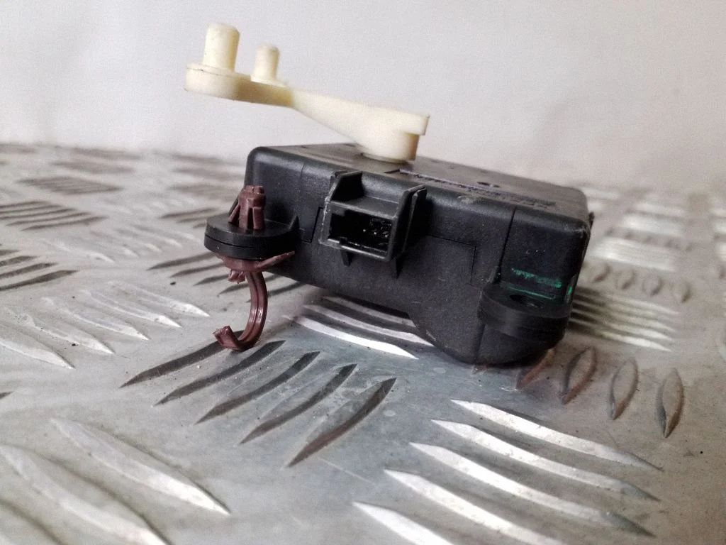Air flap motor/actuator – Infiniti EX (2007-)
