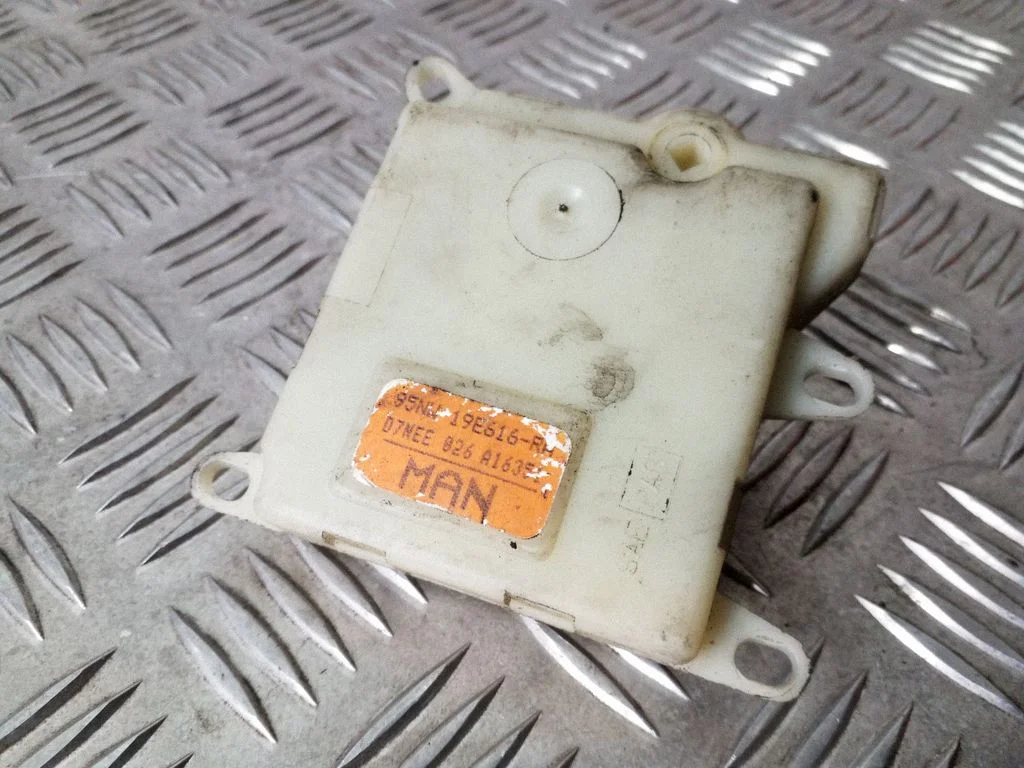 Air flap motor/actuator 95NW19E616RA