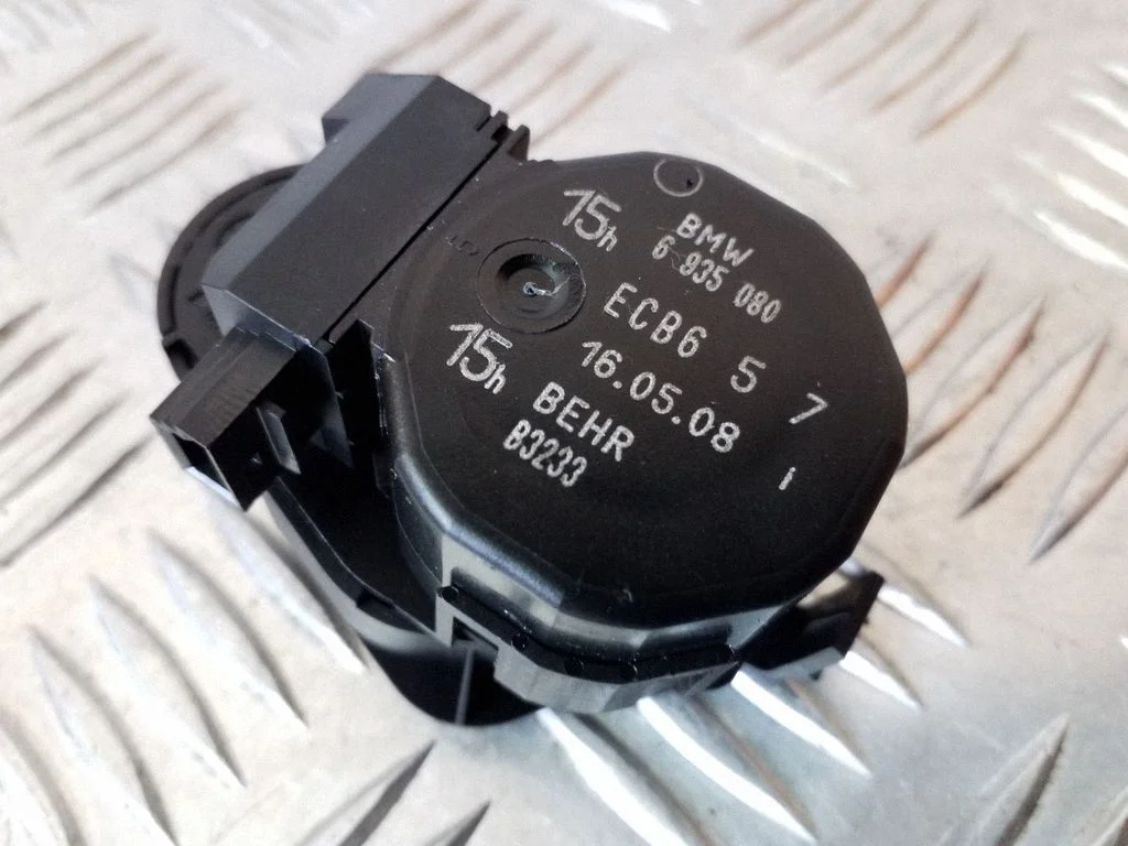 Air flap motor/actuator 6935080