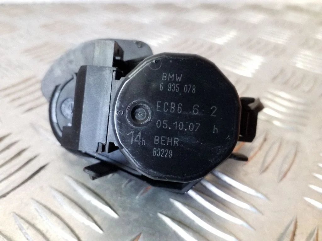 Air flap motor/actuator 6935078