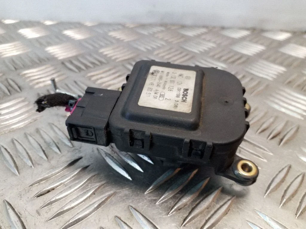 Gaisa aizvara motoriņš/aktuators 01328011262
