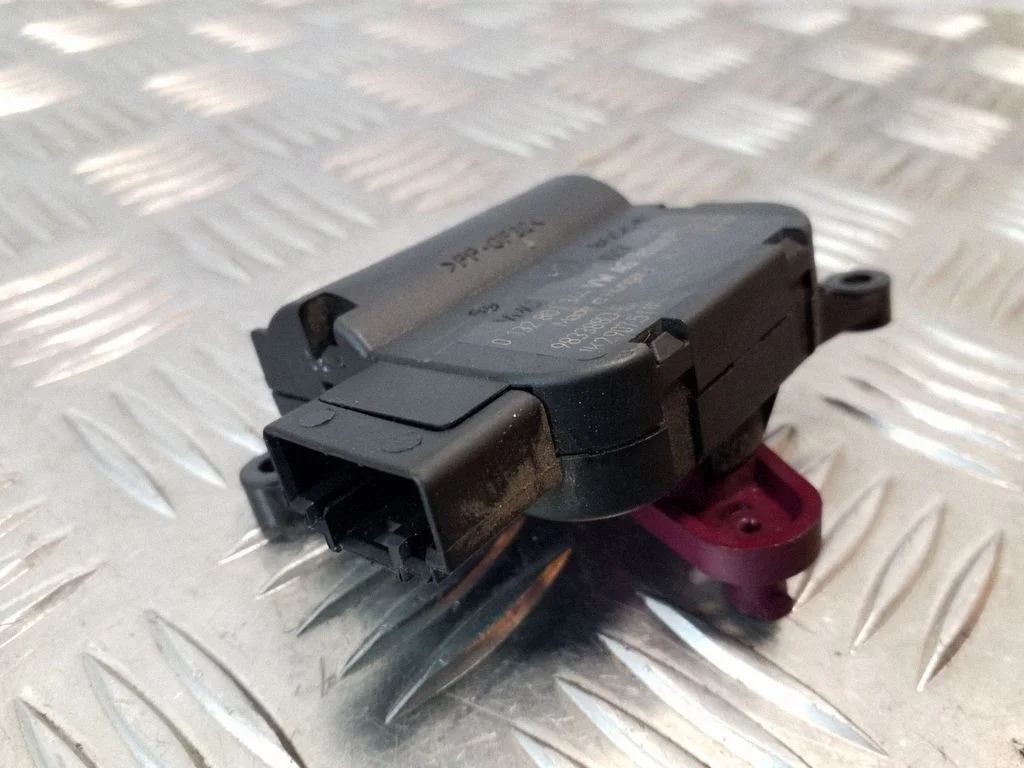 Gaisa aizvara motoriņš/aktuators 1K2907511E