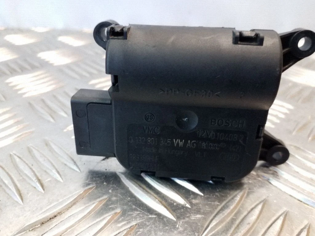 Gaisa aizvara motoriņš/aktuators 0132801345