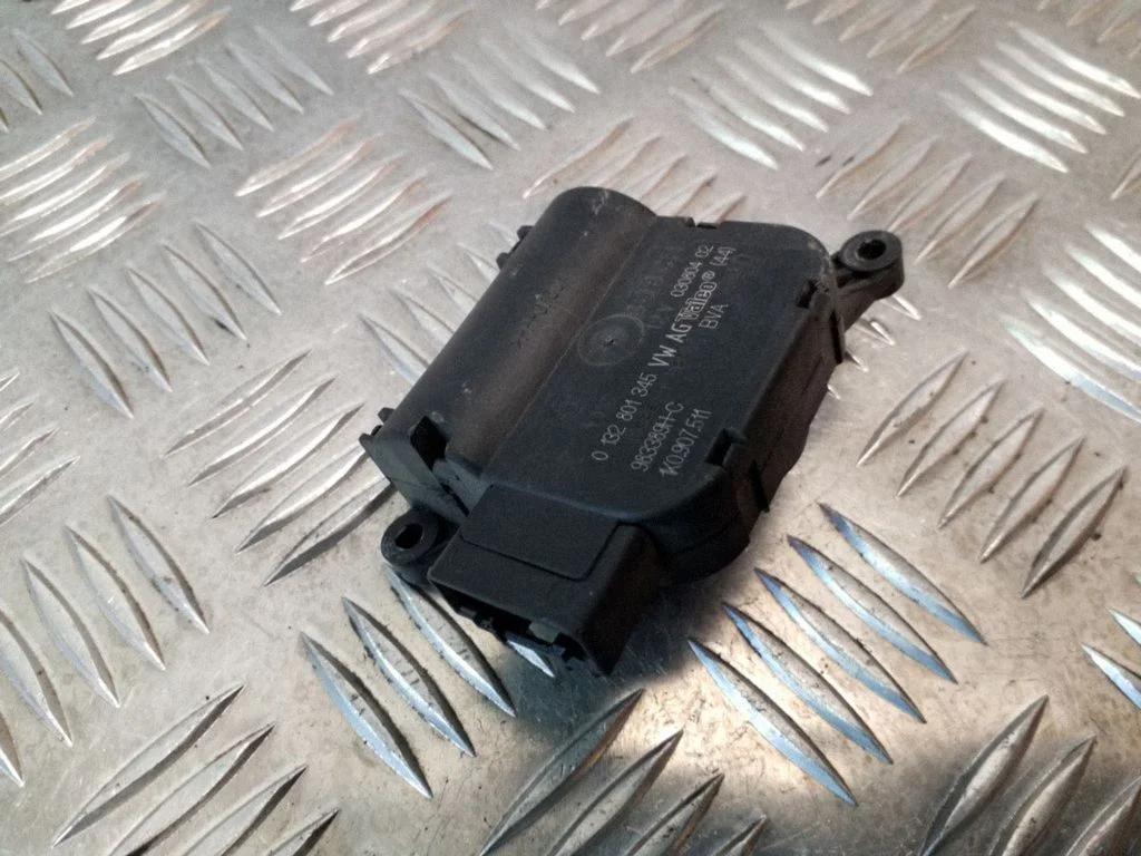 Gaisa aizvara motoriņš/aktuators 1K0907511