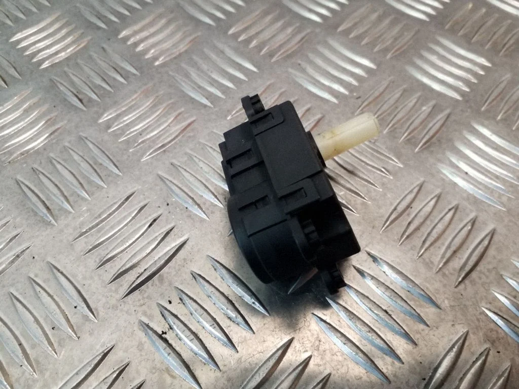 Gaisa aizvara motoriņš/aktuators CSA512T010