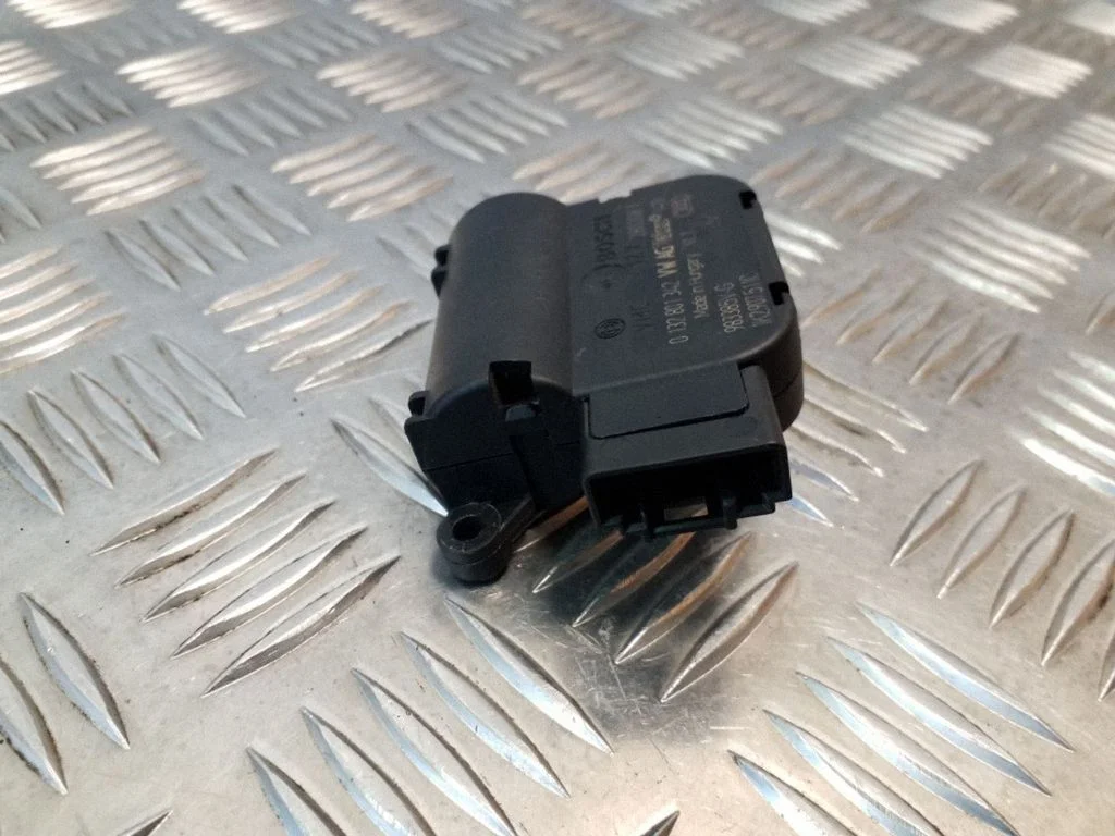 Air flap motor/actuator – Seat Leon (1P) (2005-2012)