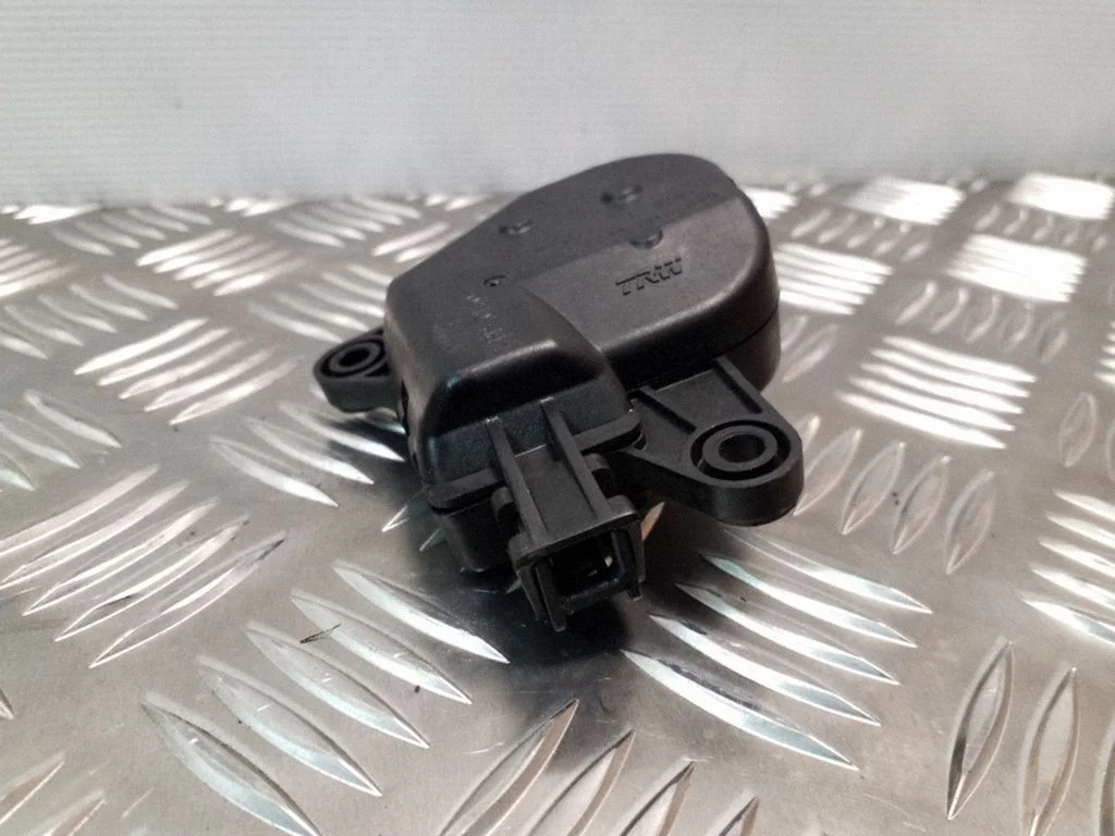 Õhuklapi mootor / ajam 04885465AA