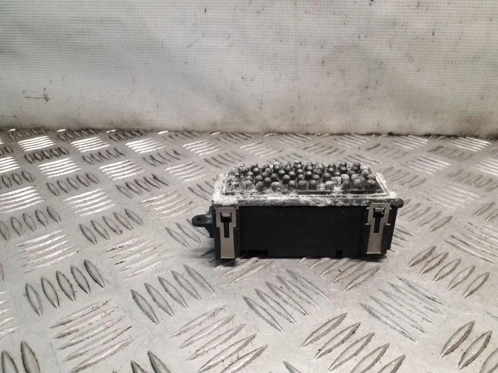 Krāsniņas ventilatora rezistors (reostats) – Audi Q5 SQ5 8R (2008-2017)