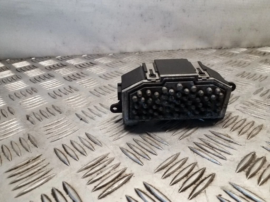 Salongipuhuri takisti F011021936