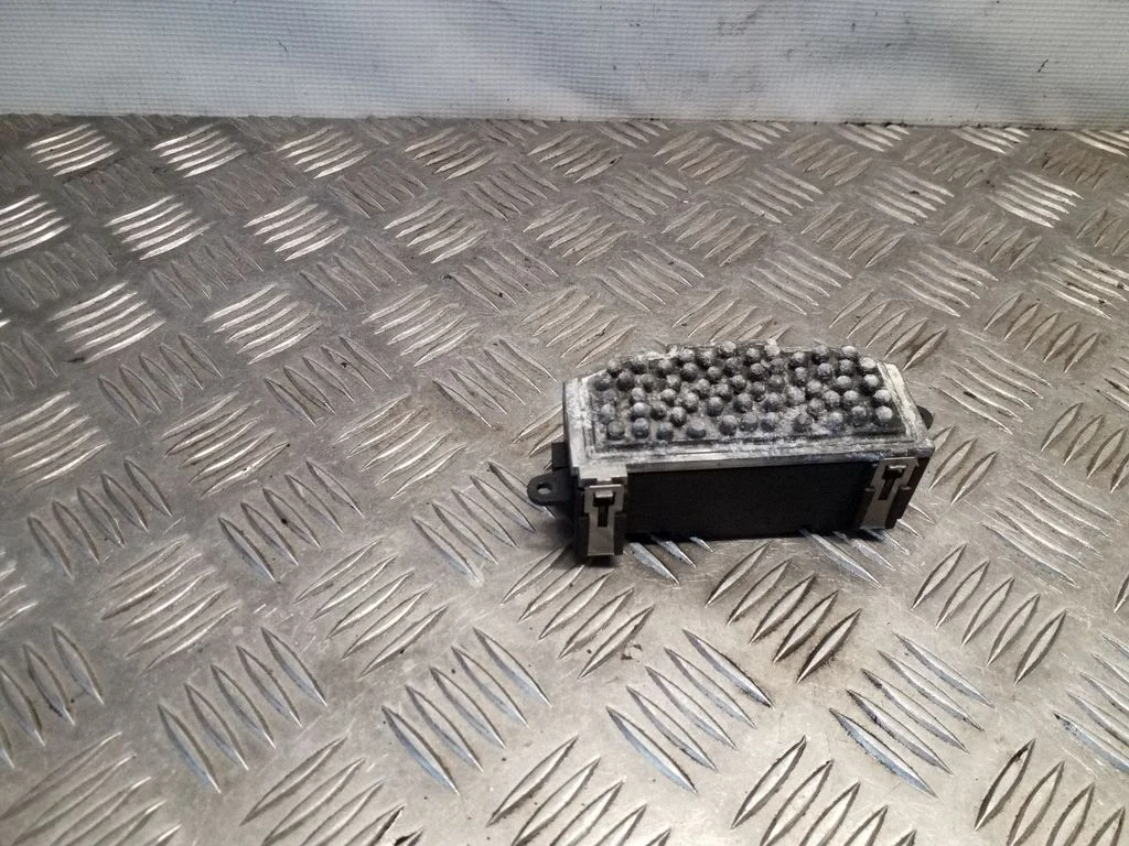 Krāsniņas ventilatora rezistors (reostats) – Audi Q5 SQ5 8R (2008-2017)