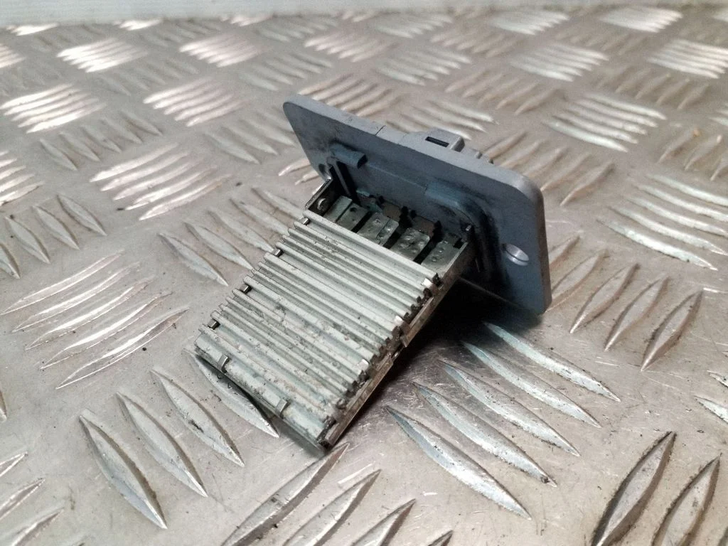 Heater blower motor/fan resistor
