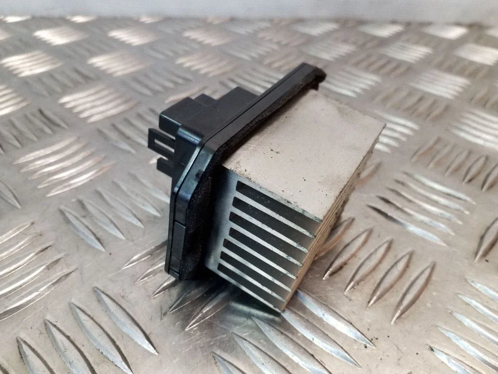 Heater blower motor/fan resistor 0778001020